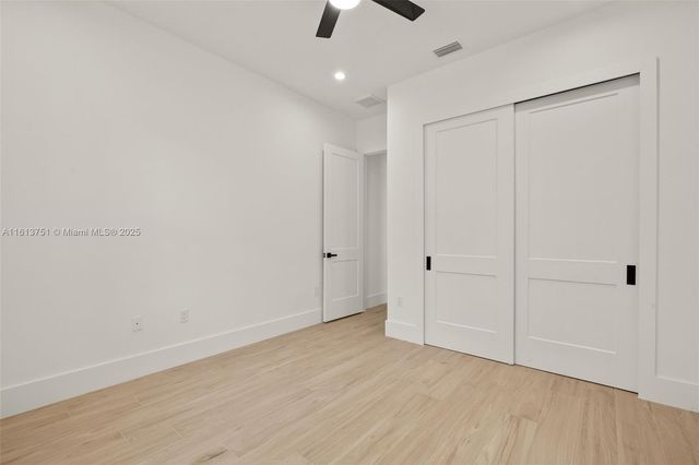 1587 W GOLDEN GATE BLVD, Naples, FL 34120