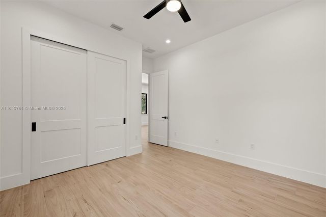 1587 W GOLDEN GATE BLVD, Naples, FL 34120