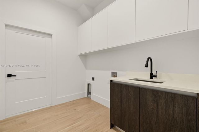 1587 W GOLDEN GATE BLVD, Naples, FL 34120