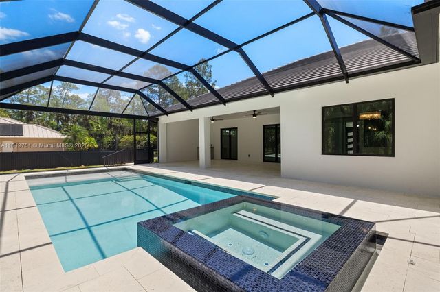 1587 W GOLDEN GATE BLVD, Naples, FL 34120