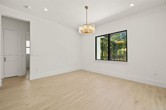 1587 W GOLDEN GATE BLVD, Naples, FL 34120