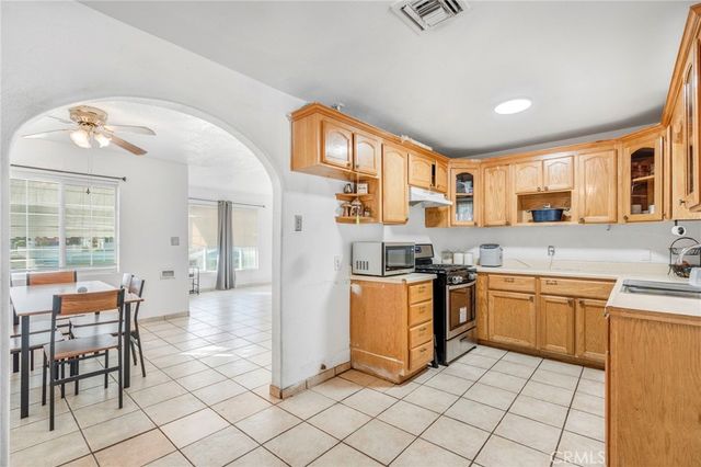 1562 N Fay, Fresno, CA 93728