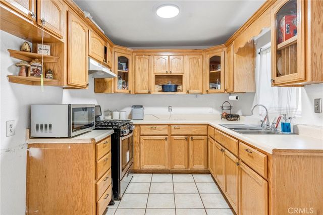 1562 N Fay, Fresno, CA 93728