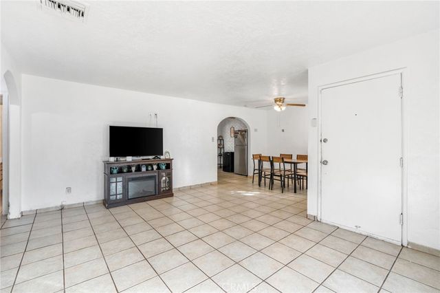 1562 N Fay, Fresno, CA 93728