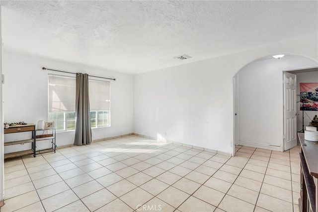 1562 N Fay, Fresno, CA 93728