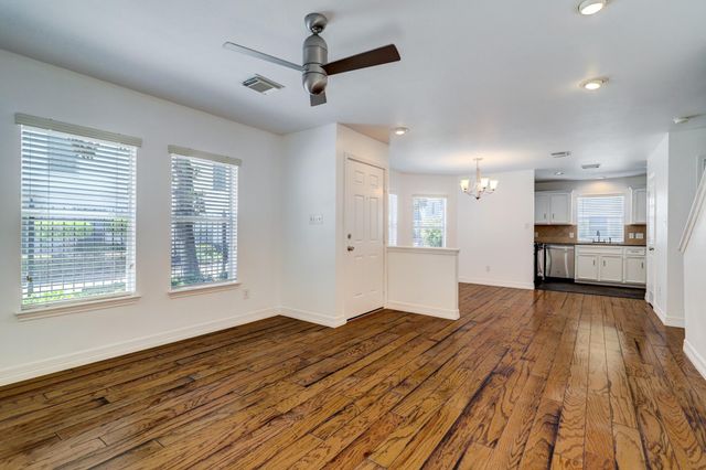 1702 Redwing Cove Drive, Houston, TX 77009