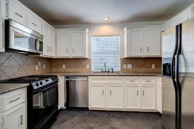 1702 Redwing Cove Drive, Houston, TX 77009