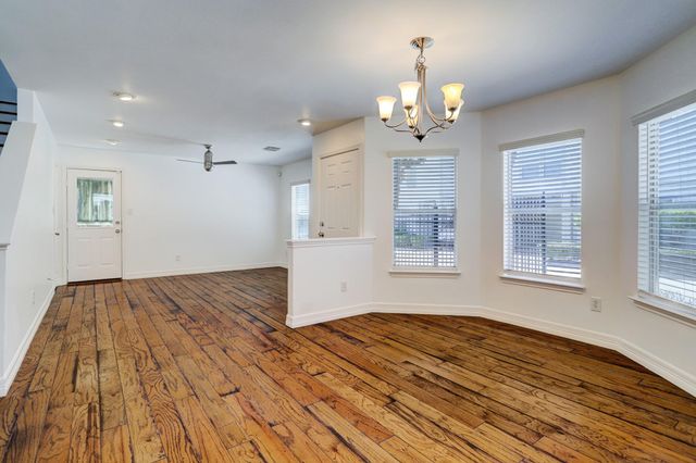 1702 Redwing Cove Drive, Houston, TX 77009