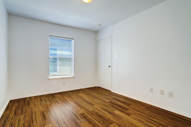 1702 Redwing Cove Drive, Houston, TX 77009