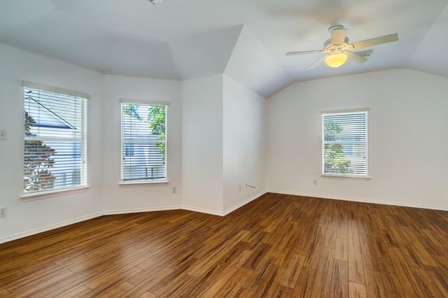 1702 Redwing Cove Drive, Houston, TX 77009