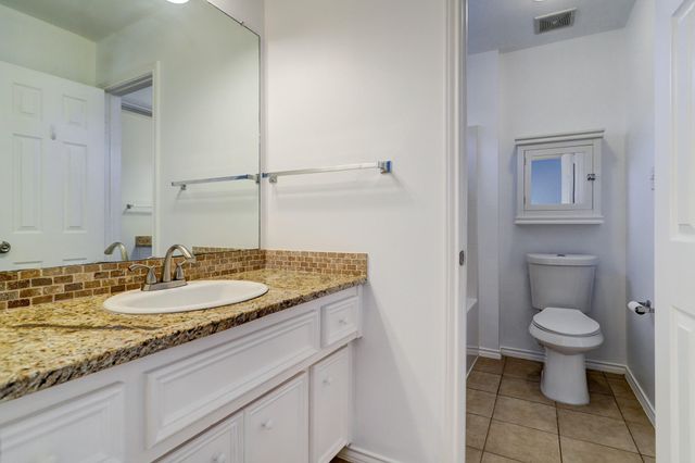 1702 Redwing Cove Drive, Houston, TX 77009