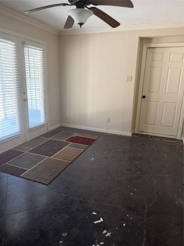 823 W Saunders Street, Trenton, TX 75490