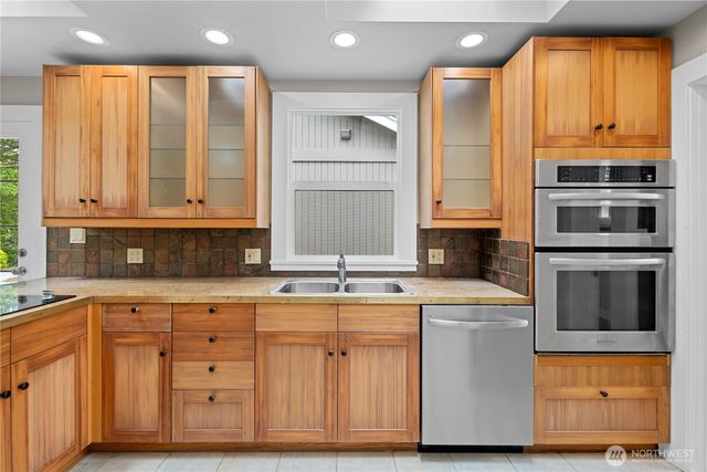 1409 E Dallman Road, Camano Island, WA 98282
