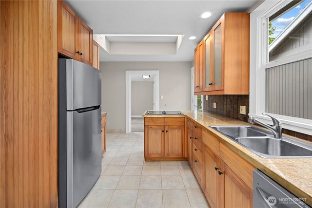 1409 E Dallman Road, Camano Island, WA 98282