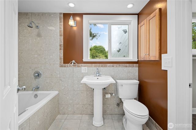 1409 E Dallman Road, Camano Island, WA 98282