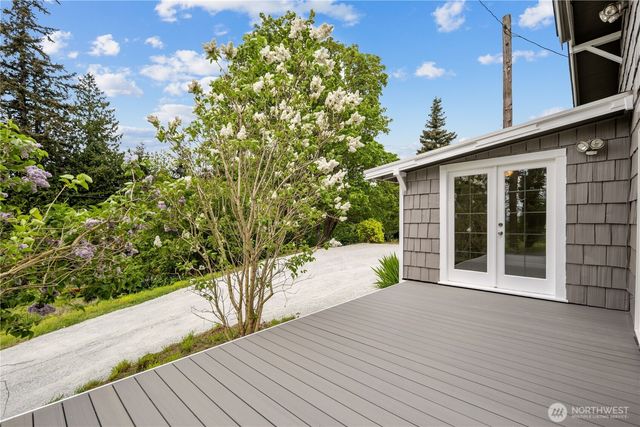 1409 E Dallman Road, Camano Island, WA 98282