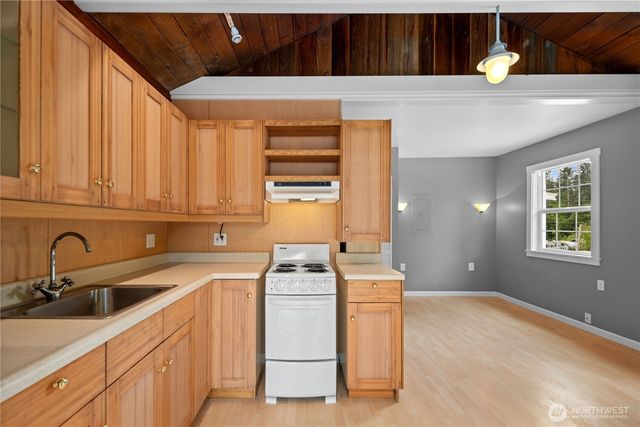 1409 E Dallman Road, Camano Island, WA 98282