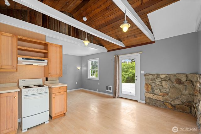 1409 E Dallman Road, Camano Island, WA 98282