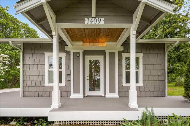 1409 E Dallman Road, Camano Island, WA 98282