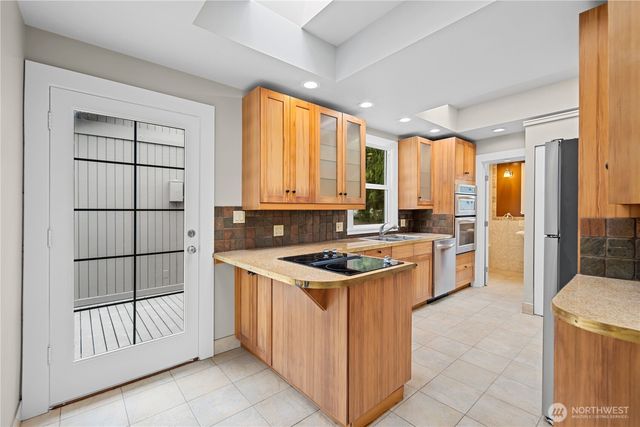 1409 E Dallman Road, Camano Island, WA 98282