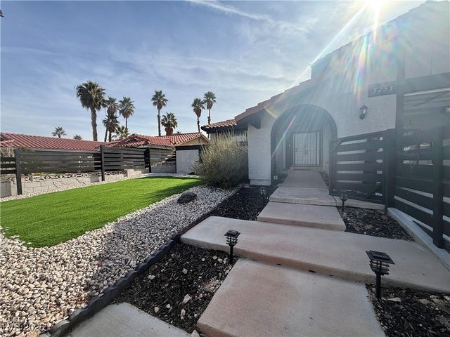 5253 Cartaro Drive, Las Vegas, NV 89103