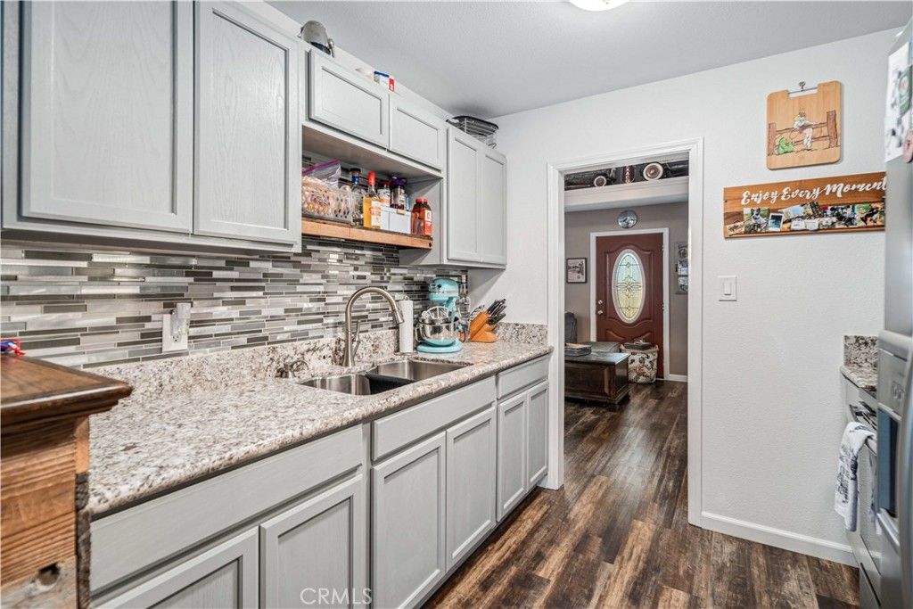 Image 10 of property listing at 4815 W Avenue L14, Lancaster, CA 93536