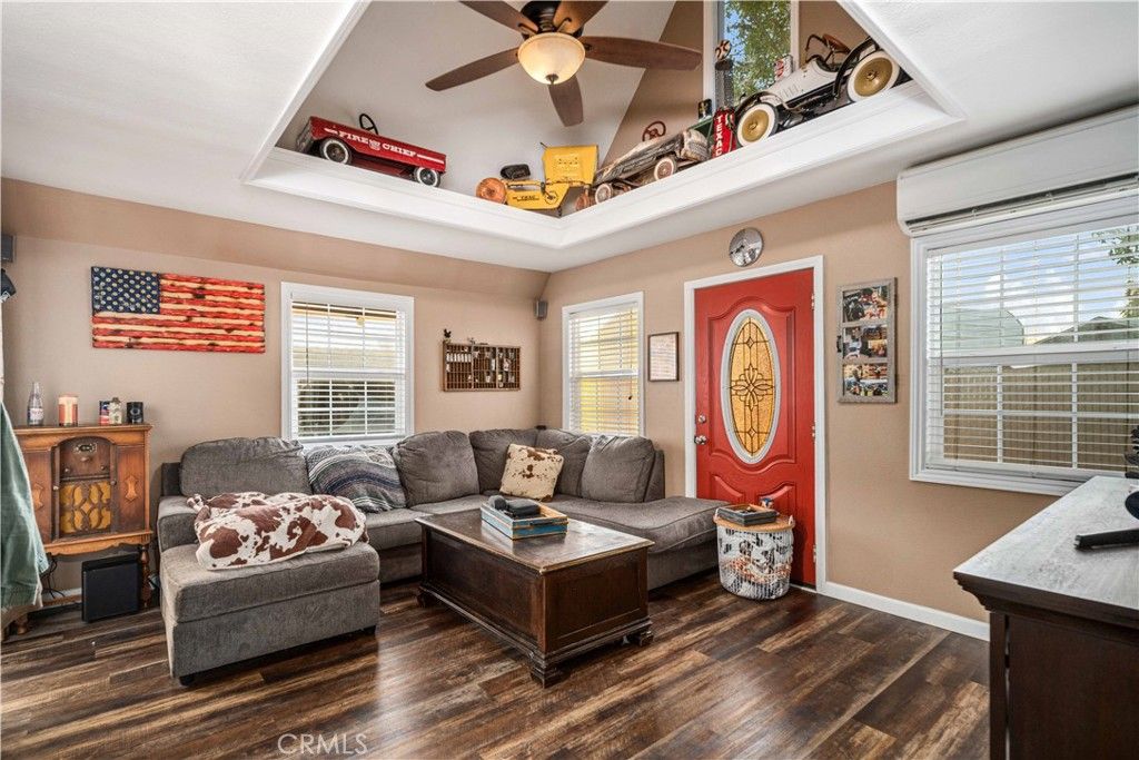 Image 12 of property listing at 4815 W Avenue L14, Lancaster, CA 93536