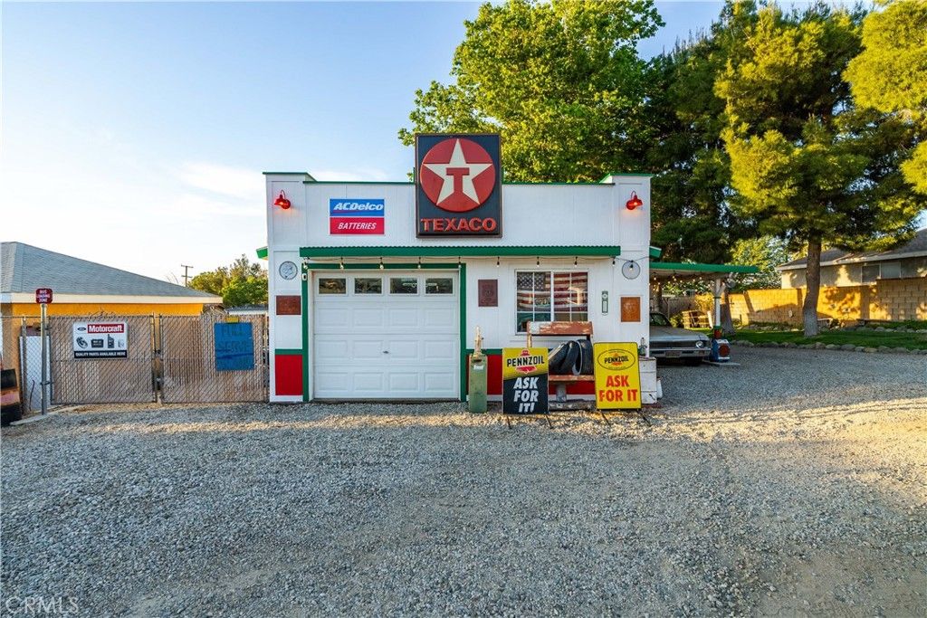 Image 21 of property listing at 4815 W Avenue L14, Lancaster, CA 93536