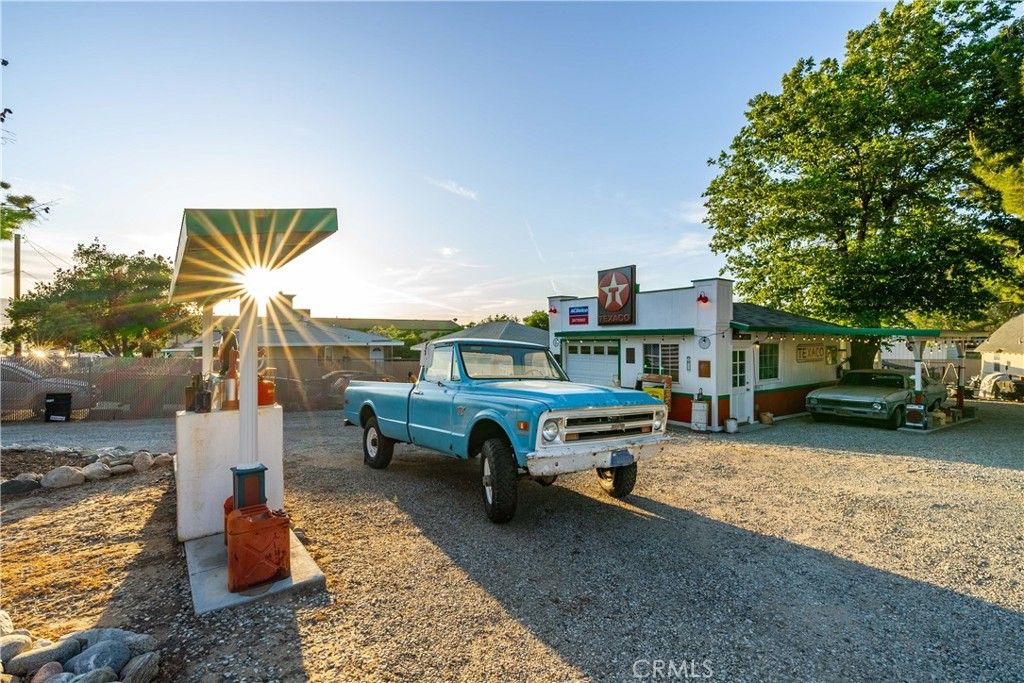 Image 32 of property listing at 4815 W Avenue L14, Lancaster, CA 93536