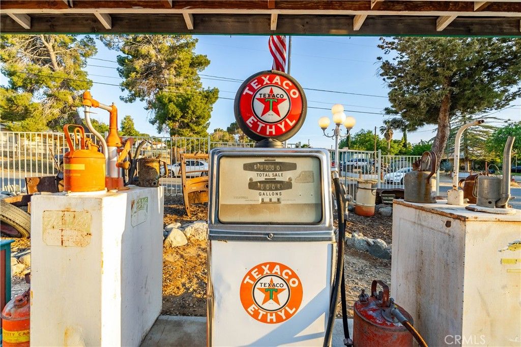 Image 34 of property listing at 4815 W Avenue L14, Lancaster, CA 93536