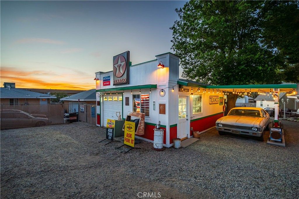 Image 36 of property listing at 4815 W Avenue L14, Lancaster, CA 93536