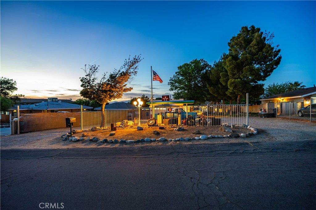 Image 43 of property listing at 4815 W Avenue L14, Lancaster, CA 93536