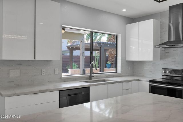 1501 W ANTIQUA Drive, Gilbert, AZ 85233