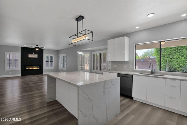 1501 W ANTIQUA Drive, Gilbert, AZ 85233