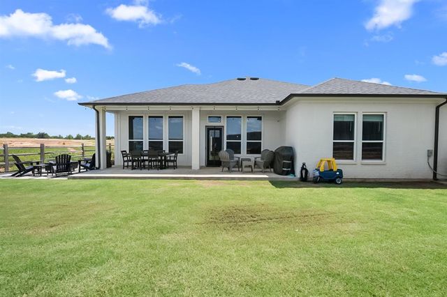 2404 Cedar Elm Place, Choctaw, OK 73020