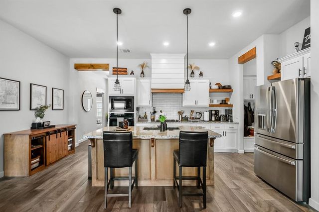 2404 Cedar Elm Place, Choctaw, OK 73020