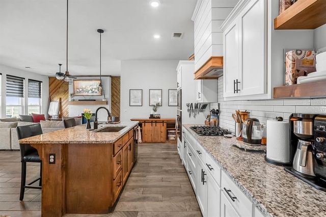 2404 Cedar Elm Place, Choctaw, OK 73020