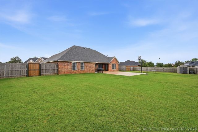 3221 Meagan Avenue, Durant, OK 74701