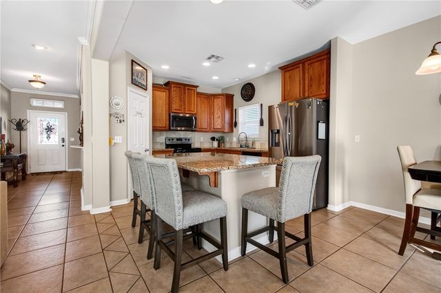 6037 Natchez Dr, Corpus Christi, TX 78414