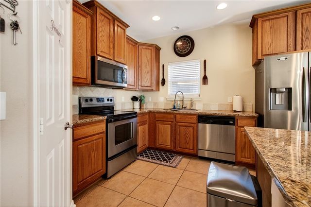 6037 Natchez Dr, Corpus Christi, TX 78414