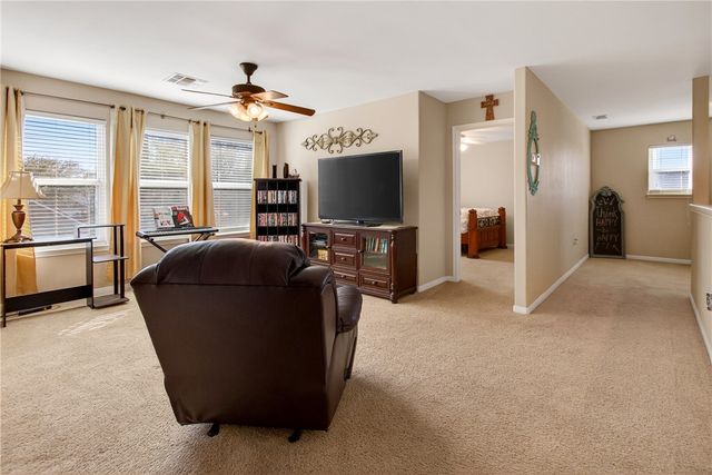 6037 Natchez Dr, Corpus Christi, TX 78414