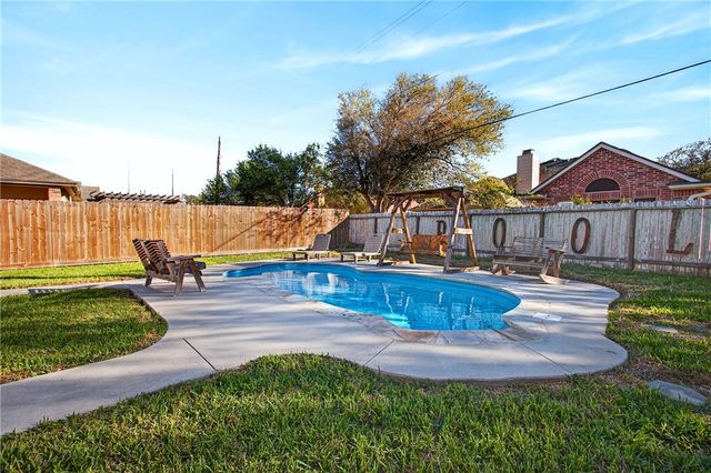 6037 Natchez Dr, Corpus Christi, TX 78414