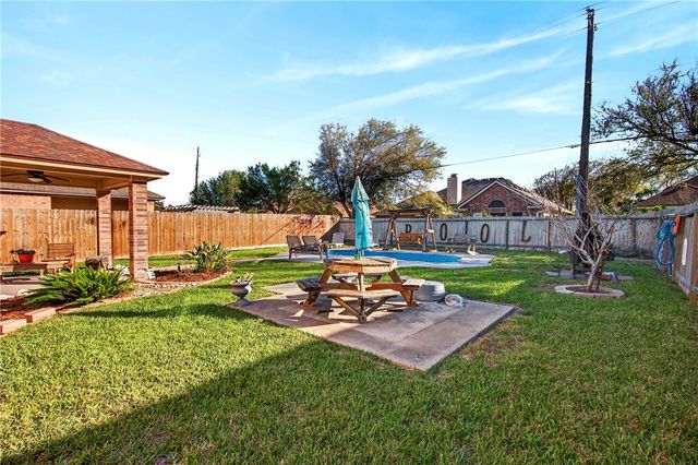 6037 Natchez Dr, Corpus Christi, TX 78414