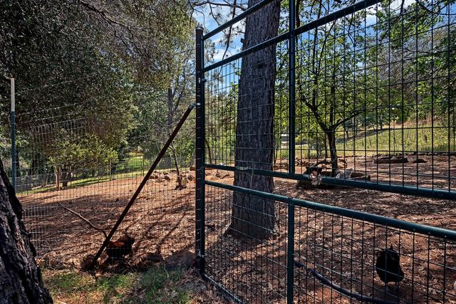 7420 Derby Ln, Somerset, CA 95684