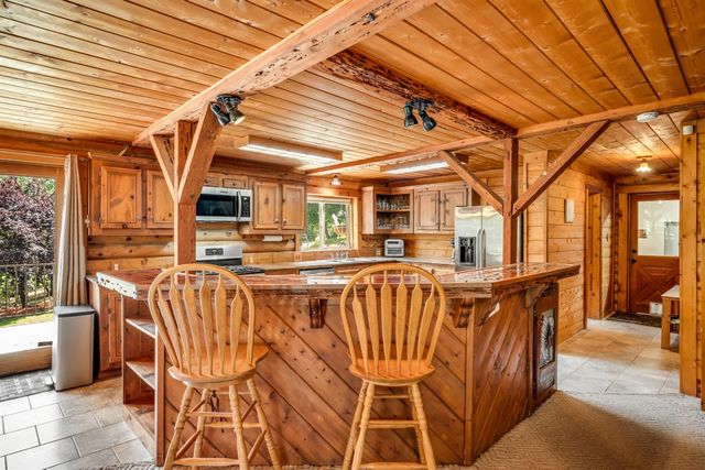 7420 Derby Ln, Somerset, CA 95684
