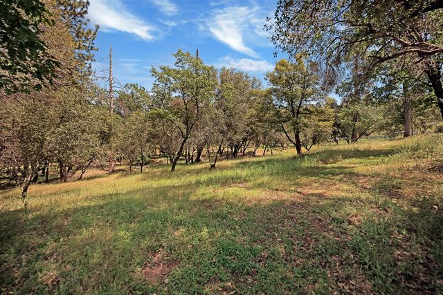 7420 Derby Ln, Somerset, CA 95684
