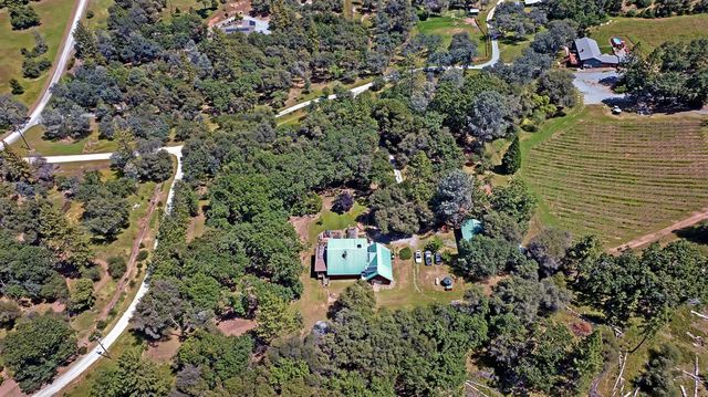 7420 Derby Ln, Somerset, CA 95684