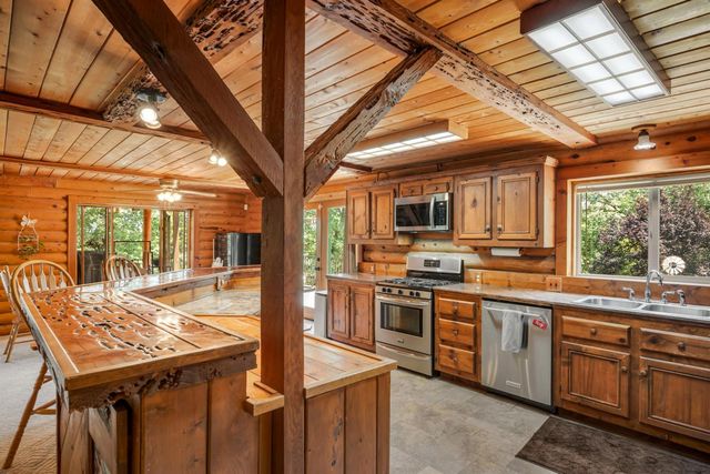 7420 Derby Ln, Somerset, CA 95684