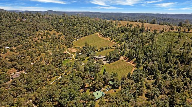 7420 Derby Ln, Somerset, CA 95684