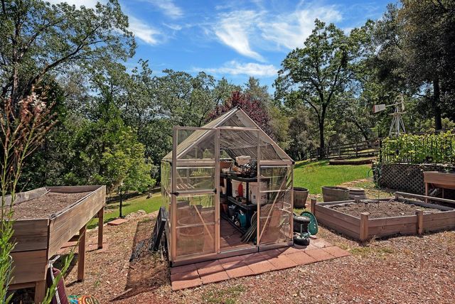 7420 Derby Ln, Somerset, CA 95684